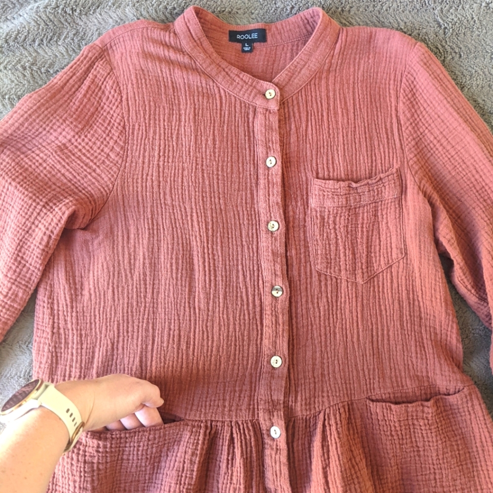 Beautiful glazed cotton top from Roolee.